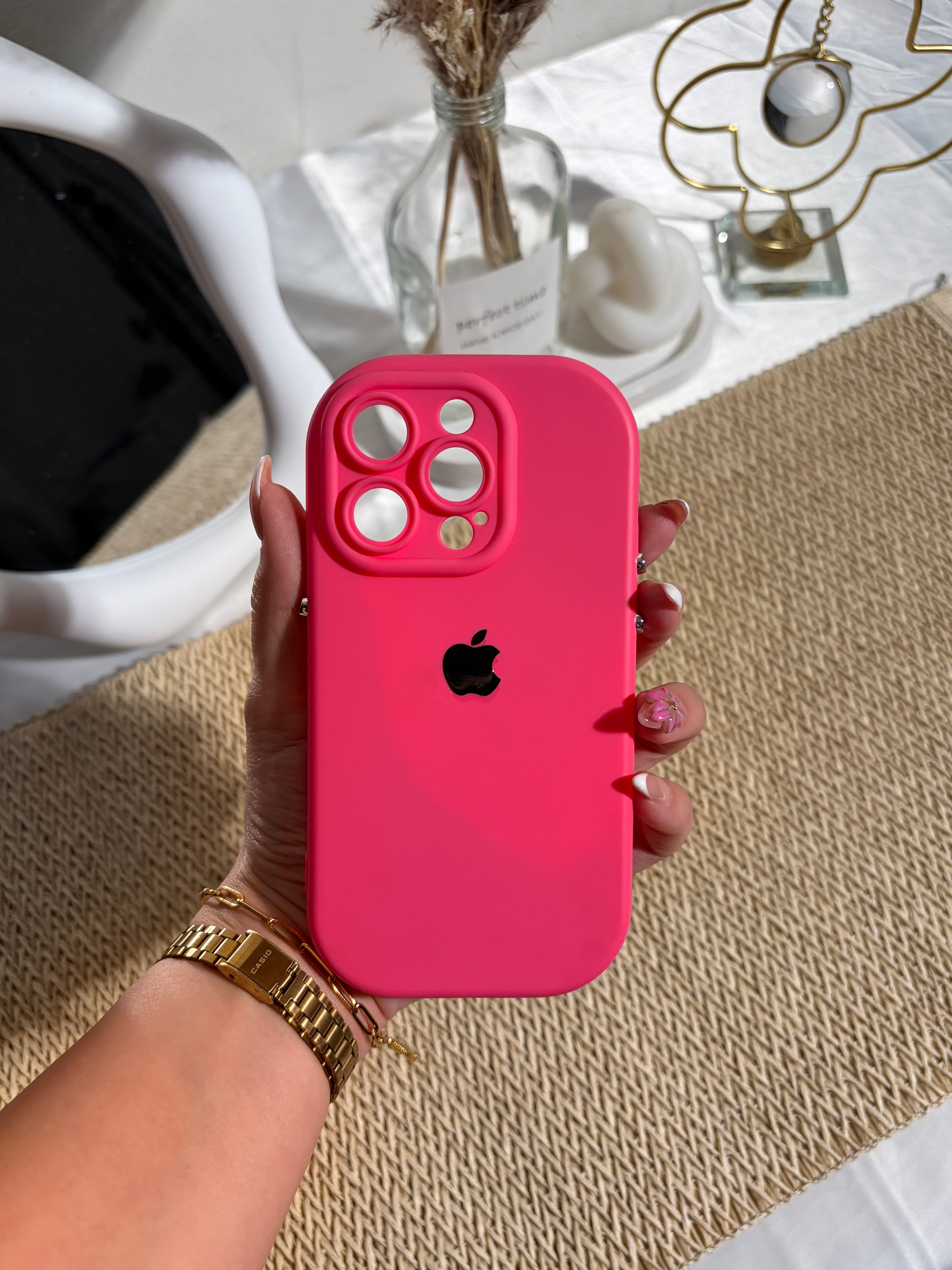 Silicone closed camera