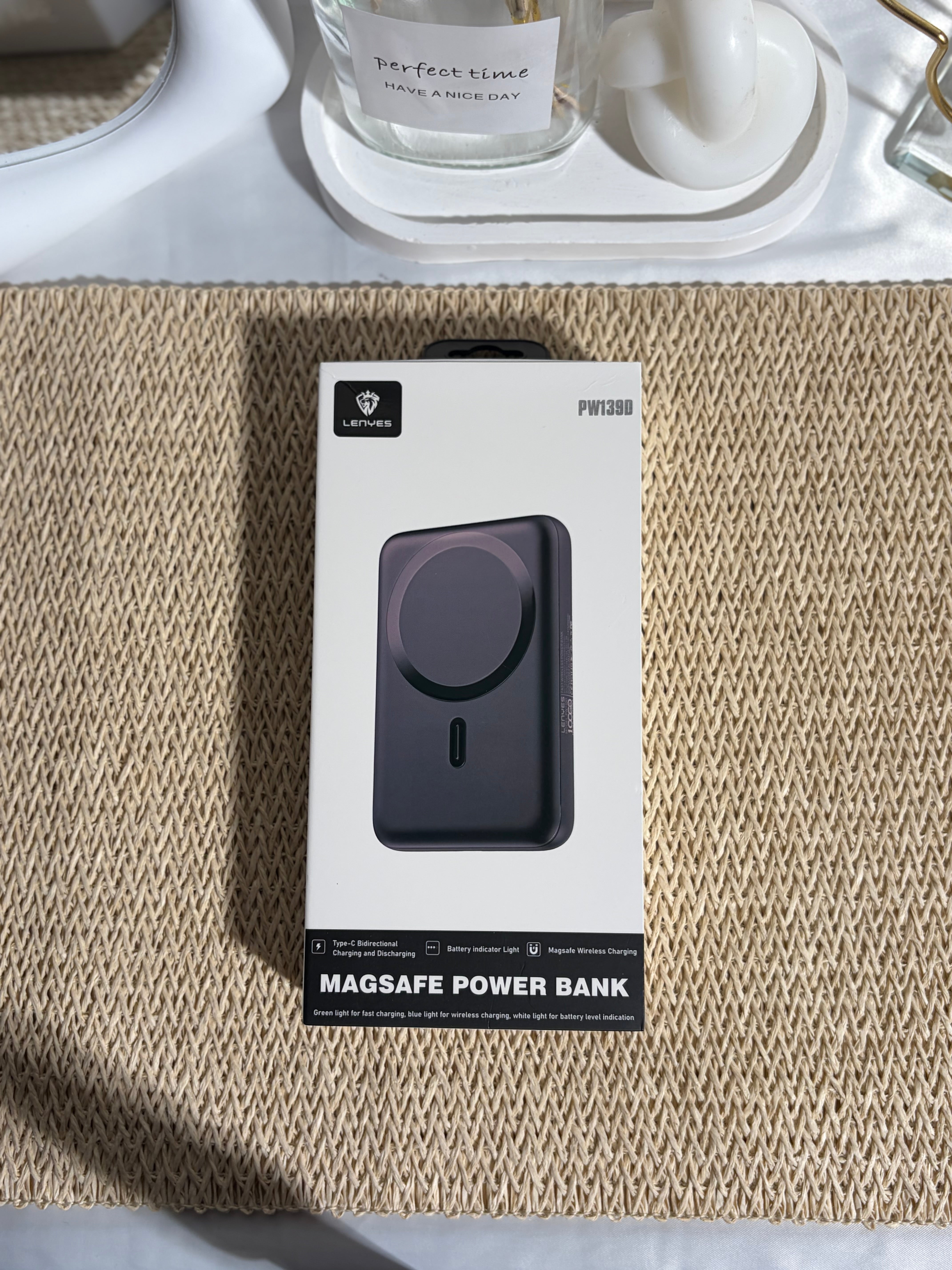 LENYES -Powerbank- 10000mAh -PW139D-BLACK