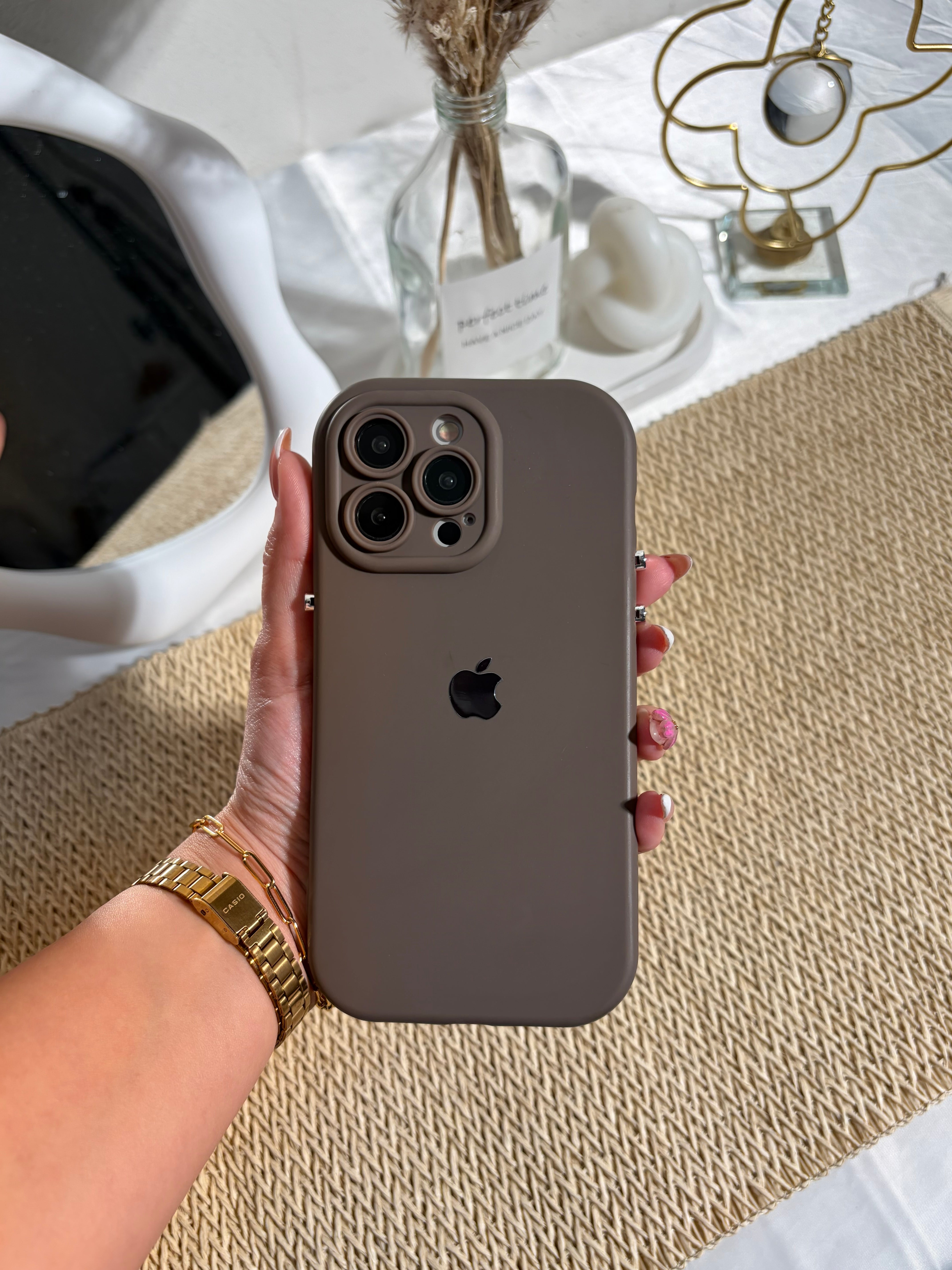Silicone closed camera
