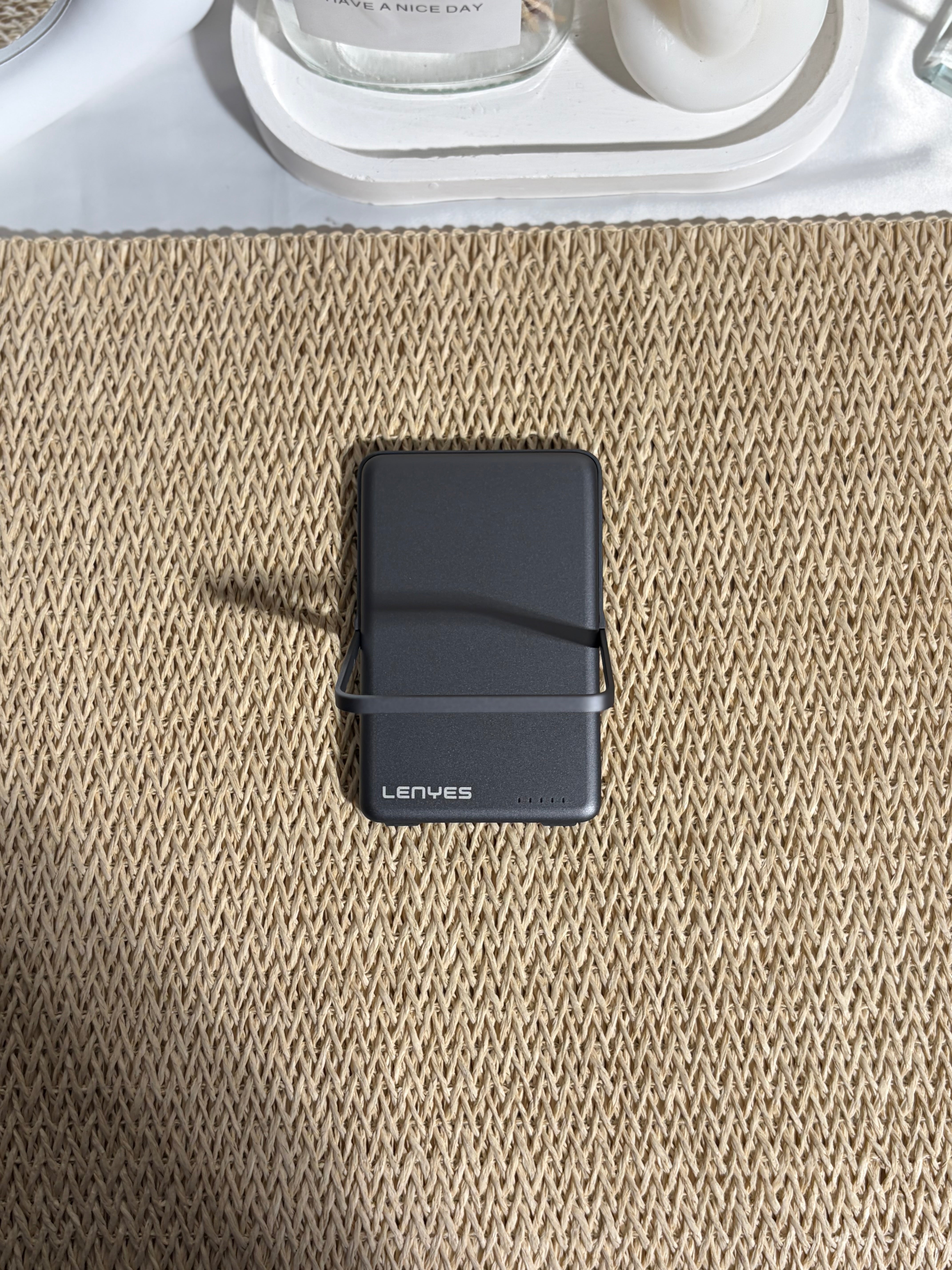 LENYES -Powerbank- 5000mAh - PW038D-GUN
