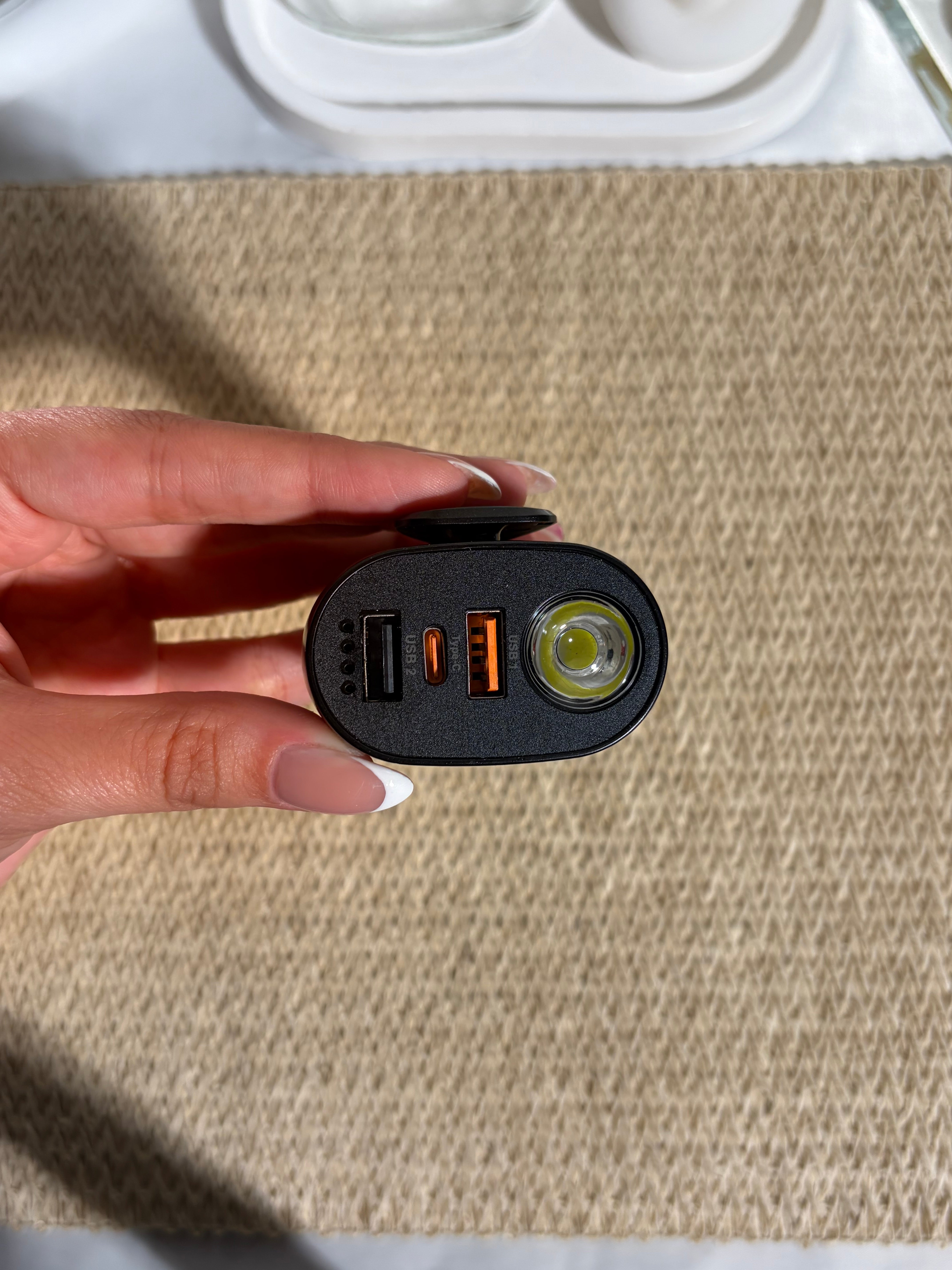 LENYES- CAR CHARGER - CA70 - BLACK