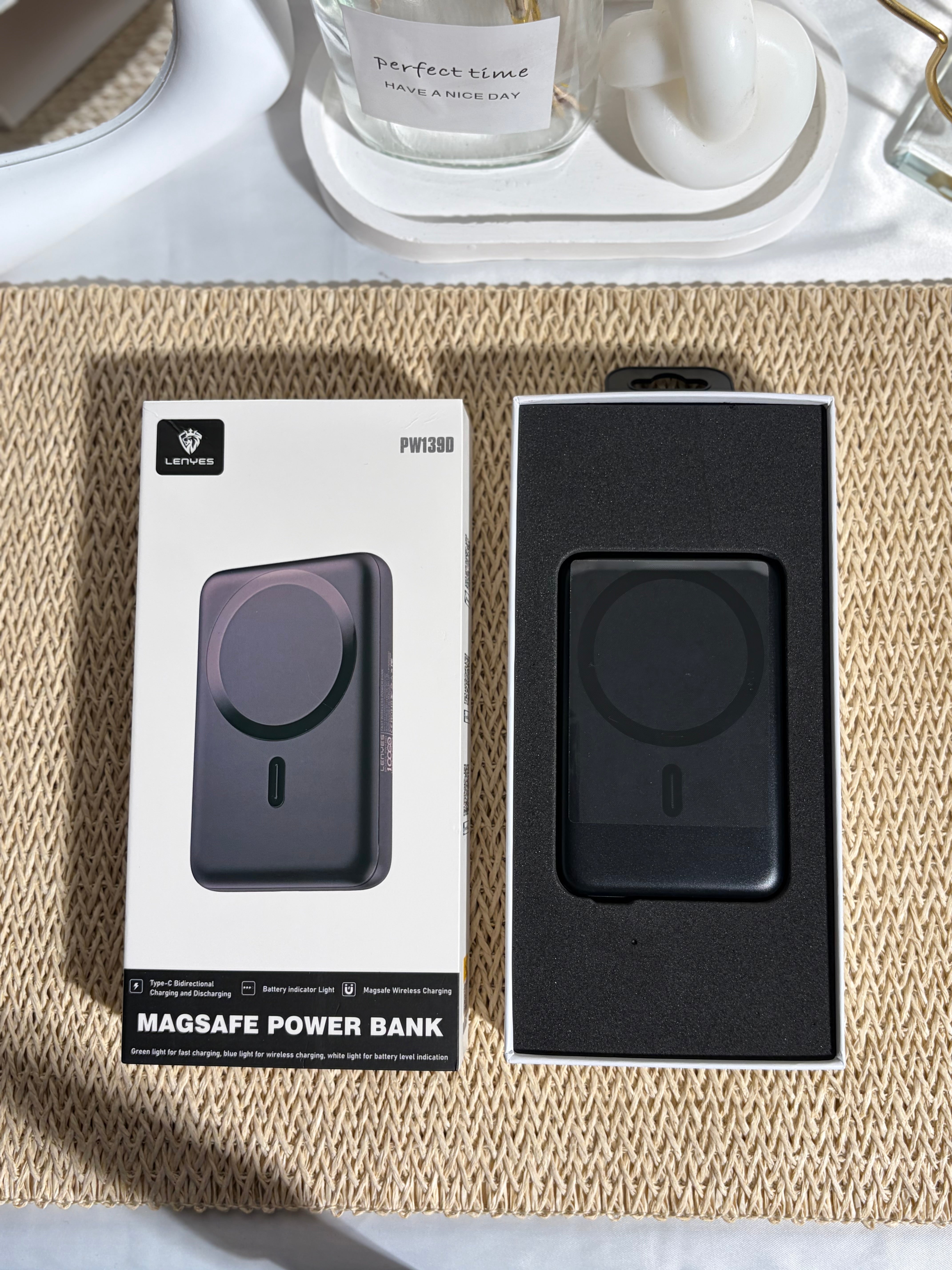 LENYES -Powerbank- 10000mAh -PW139D-BLACK